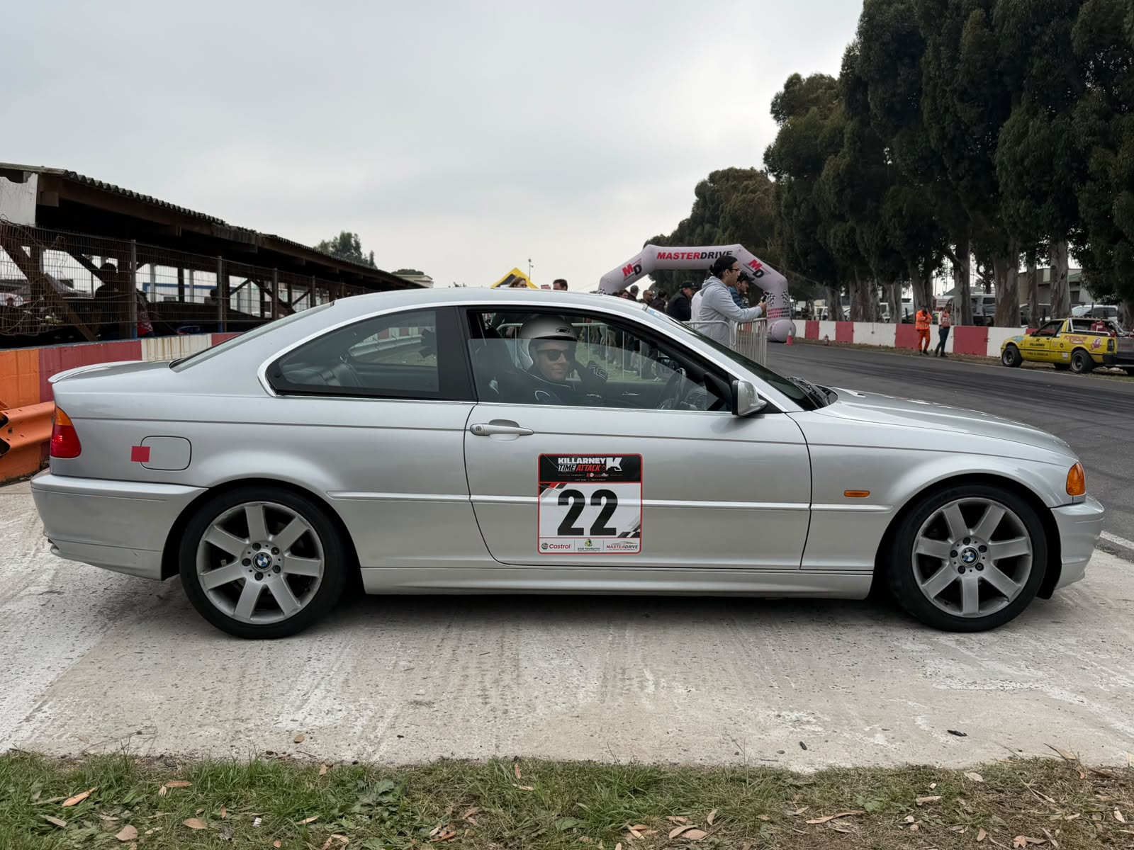 22 · Eon Van Zyl · BMW E46 325 Ci road car